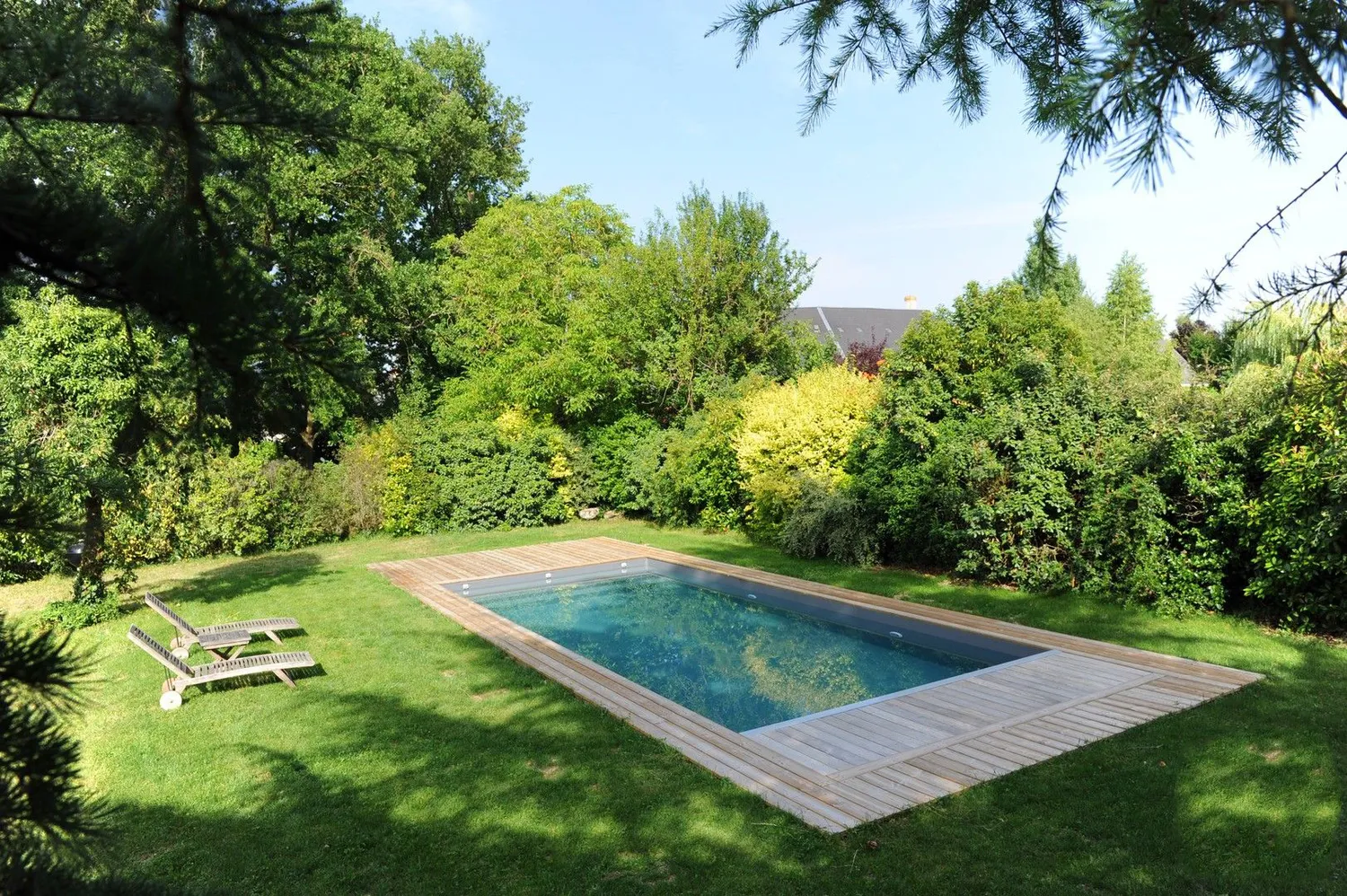 Piscine et pool house bois